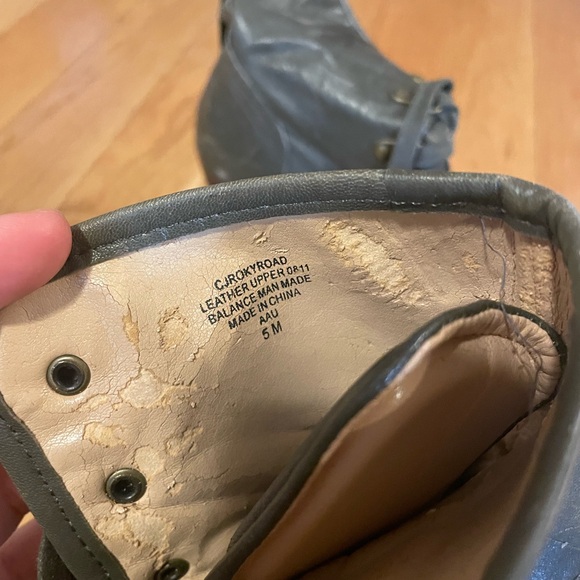 Stylish Lace-Up Boots - Picture 3 of 4